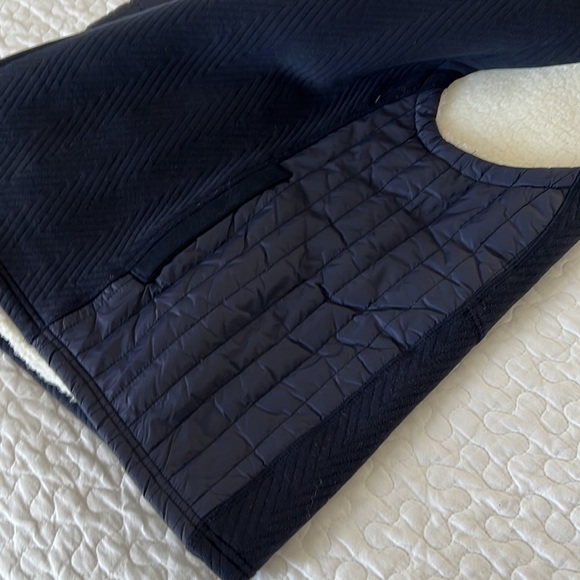 Talbots Navy vest - Picture 2 of 9